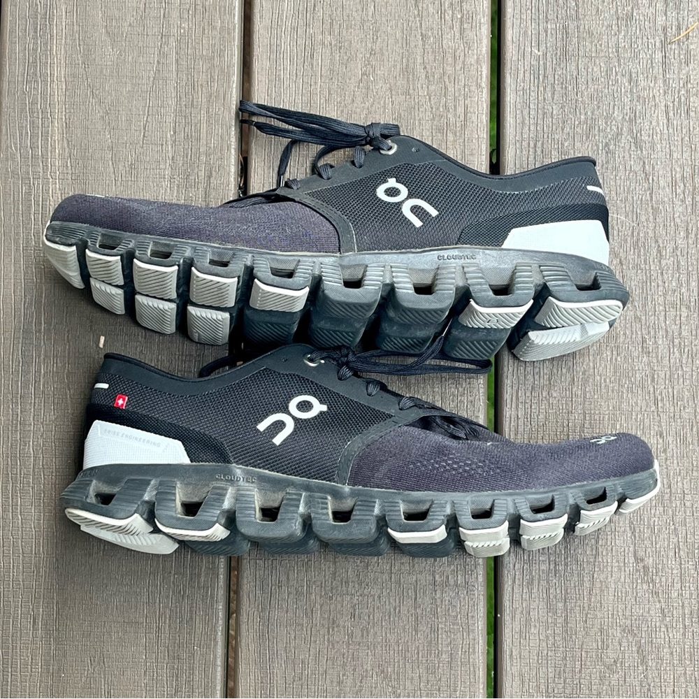 Mens ON Cloud X 3 Training shoes black size 11
